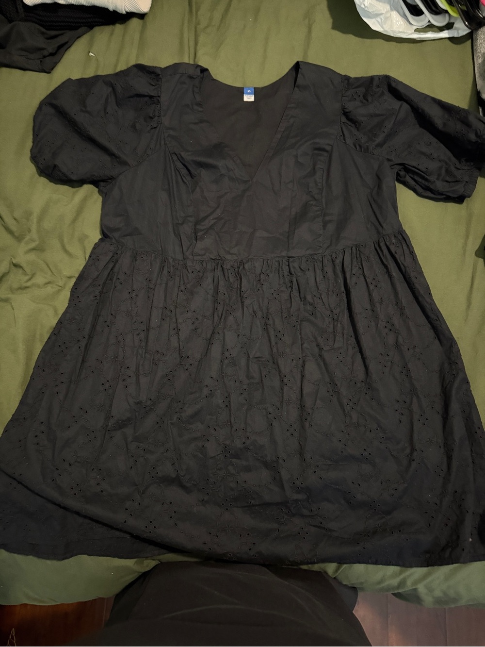 Old Navy Black Top with Crew Neck